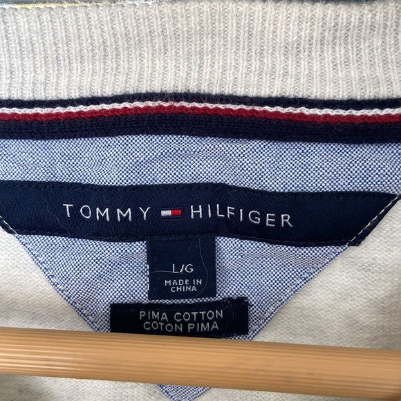 Tommy Hilfiger V Neck - Picture 2 of 2